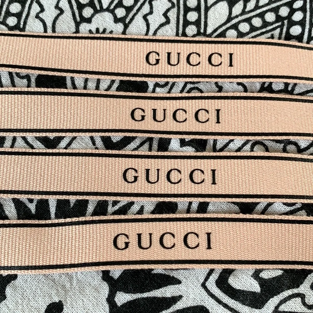 Gucci Bloom Ribbon Bundle - Picture 1 of 5